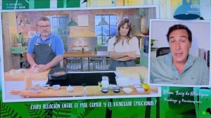 Marc Ruiz de Minteguía, psicólogo de Psicología y Psicoterapia Miguel Ángel, durante su colaboración en el programa A Bocados de ETB2